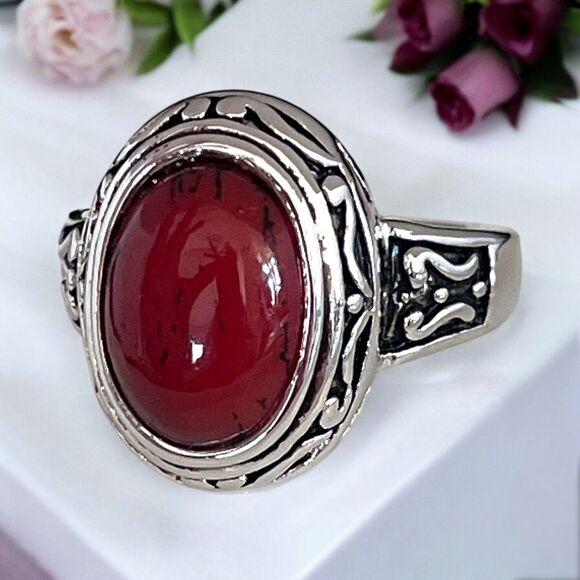 New Premier Designs Ring Size 8 Antiqued Silver Tone Red Cabochon  9M - Picture 1 of 7